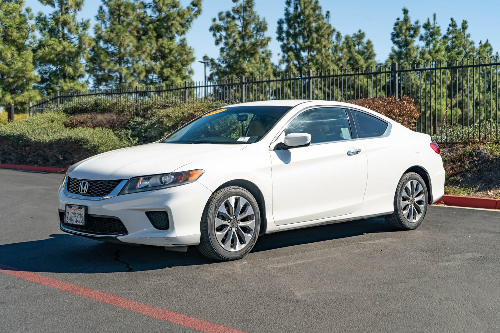 Used 2015 White Orchid Pearl Honda LX-S image 3