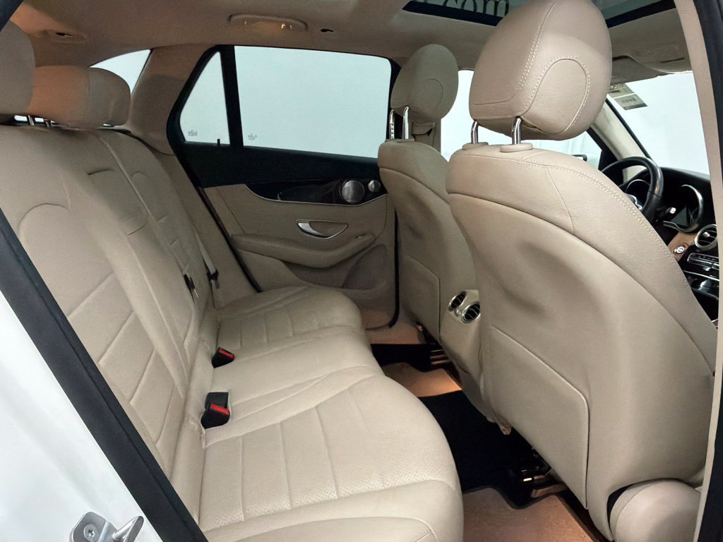 Used 2020 White Mercedes-Benz GLC 300 image 26