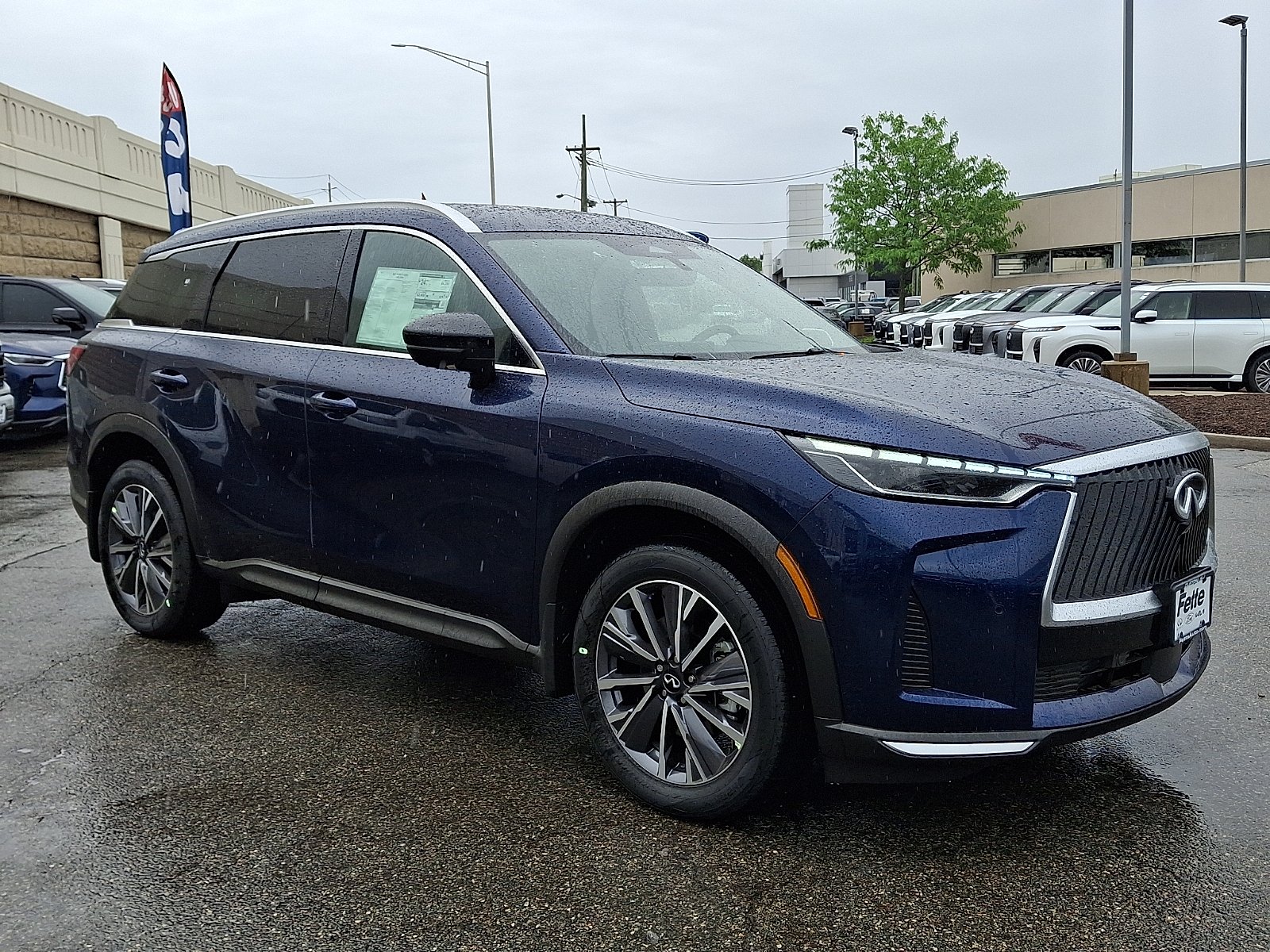 New 2027 GRAND BLUE INFINITI Luxe AWD image 2