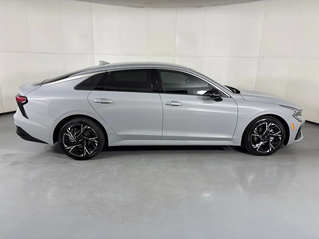 New 2026 Wolf Gray Kia GT-Line FWD image 9