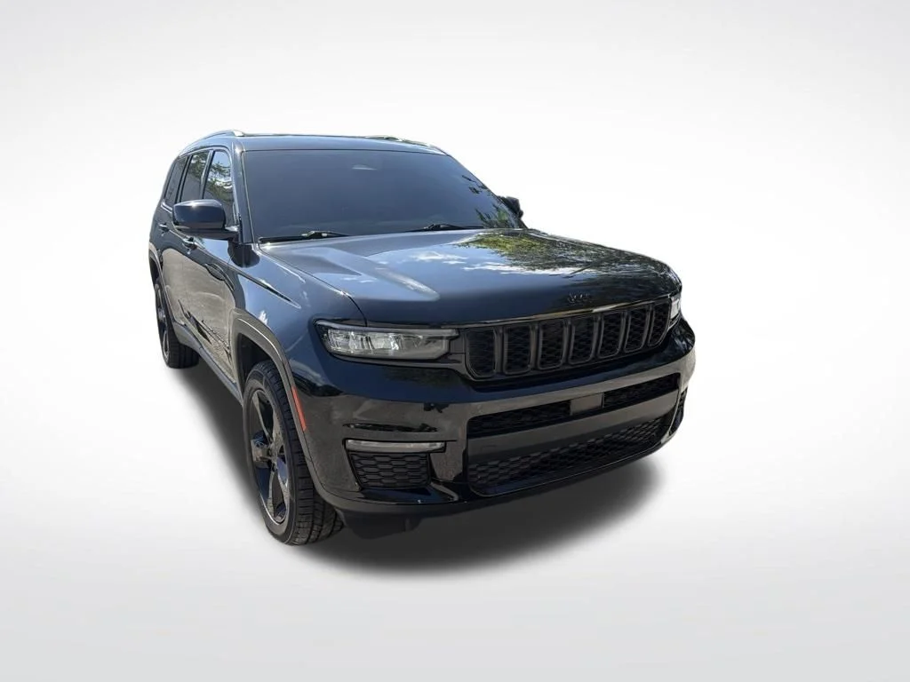 Certified Used 2024 Diamond Black Jeep Limited image 2