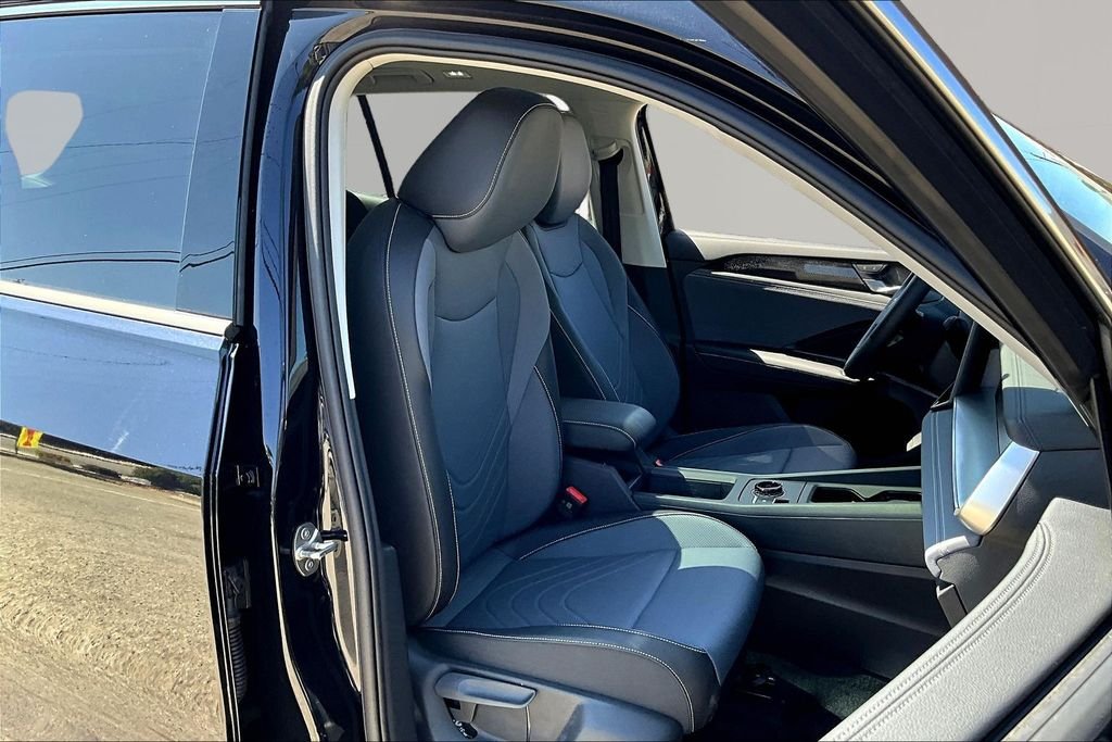 New 2026 Black Volkswagen 2.0T SE image 28