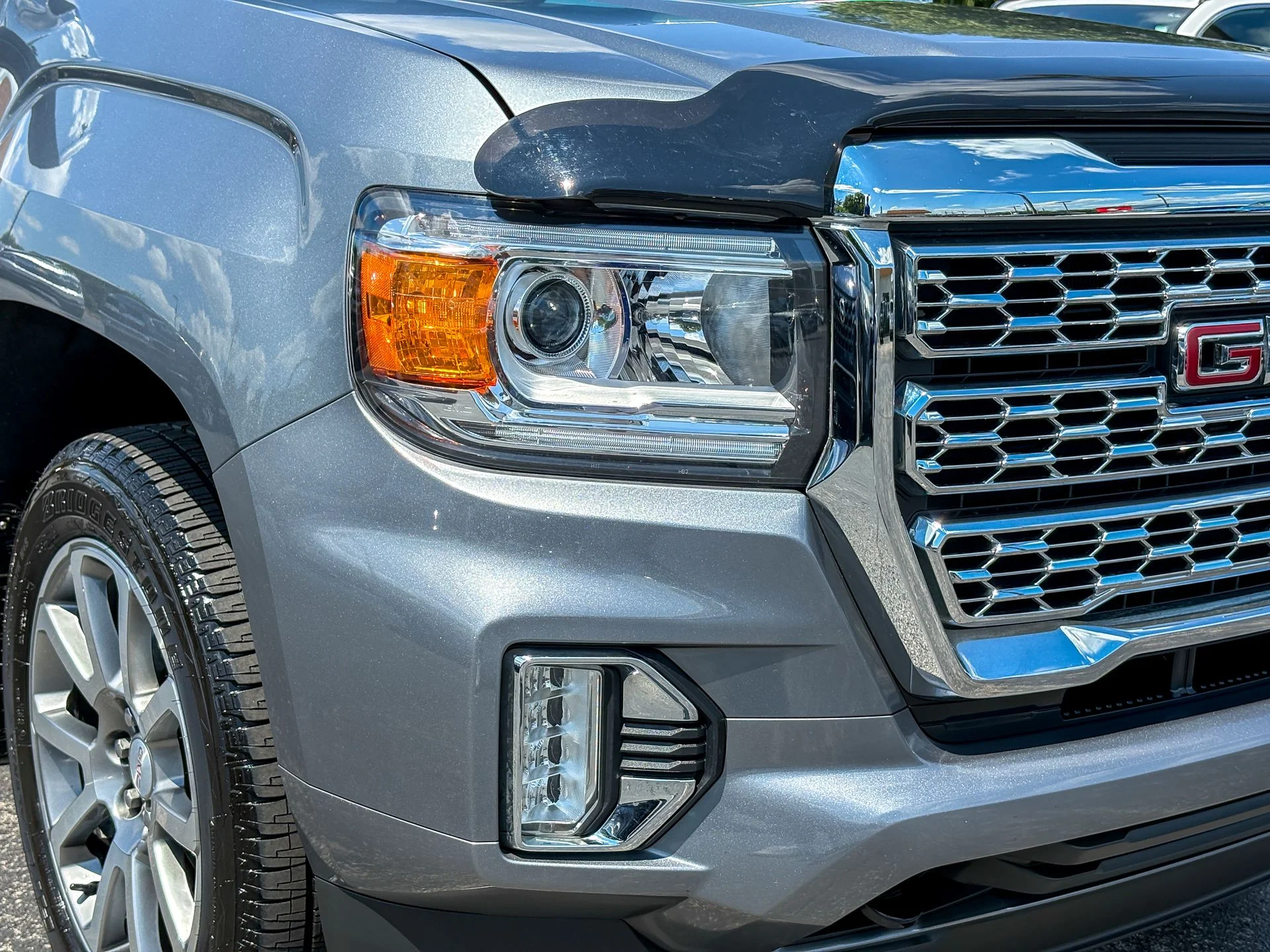 Used 2022 Gray GMC Denali image 3