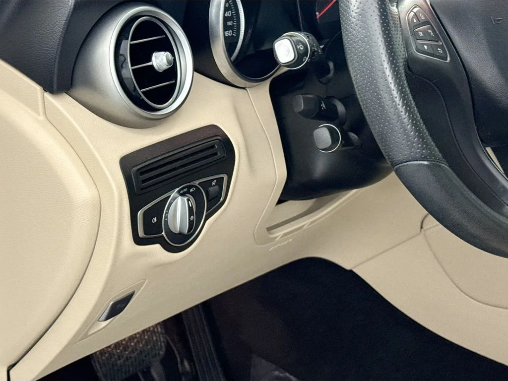 Used 2018 Black Mercedes-Benz GLC 300 image 10