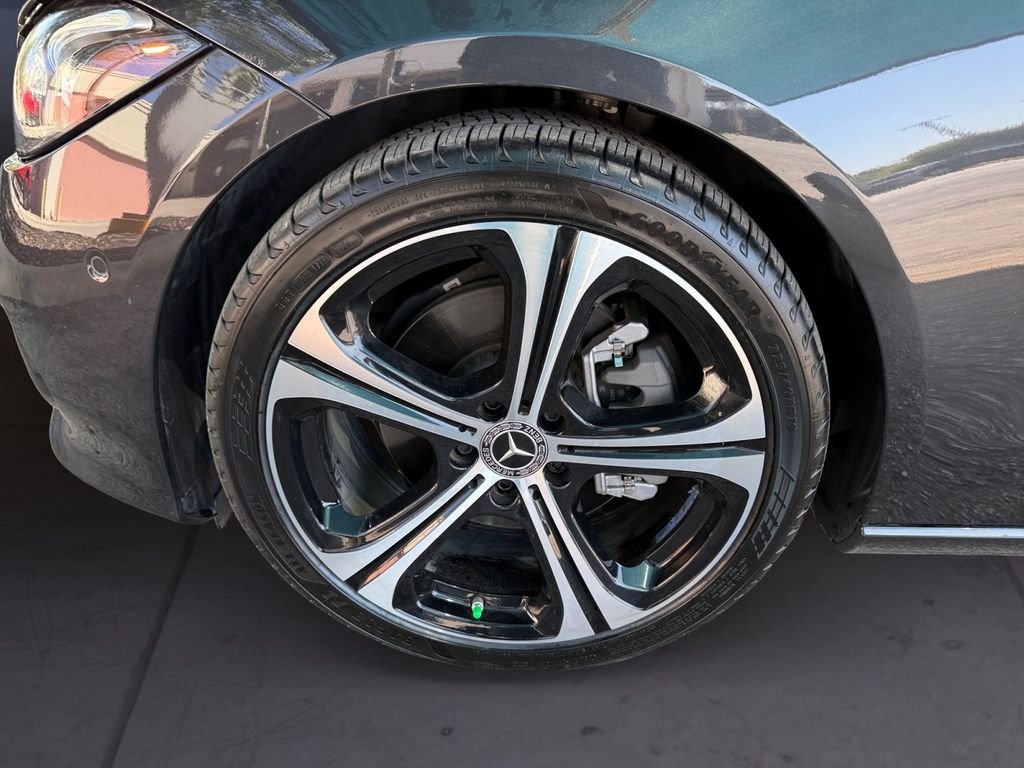 Used 2023  Mercedes-Benz C 300 image 9