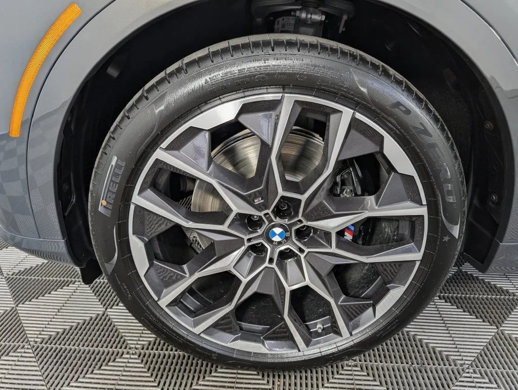 New 2027 Gray BMW xDrive40i image 10