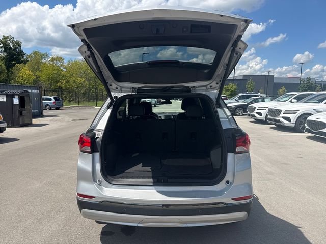 Used 2022 Silver Chevrolet RS image 9