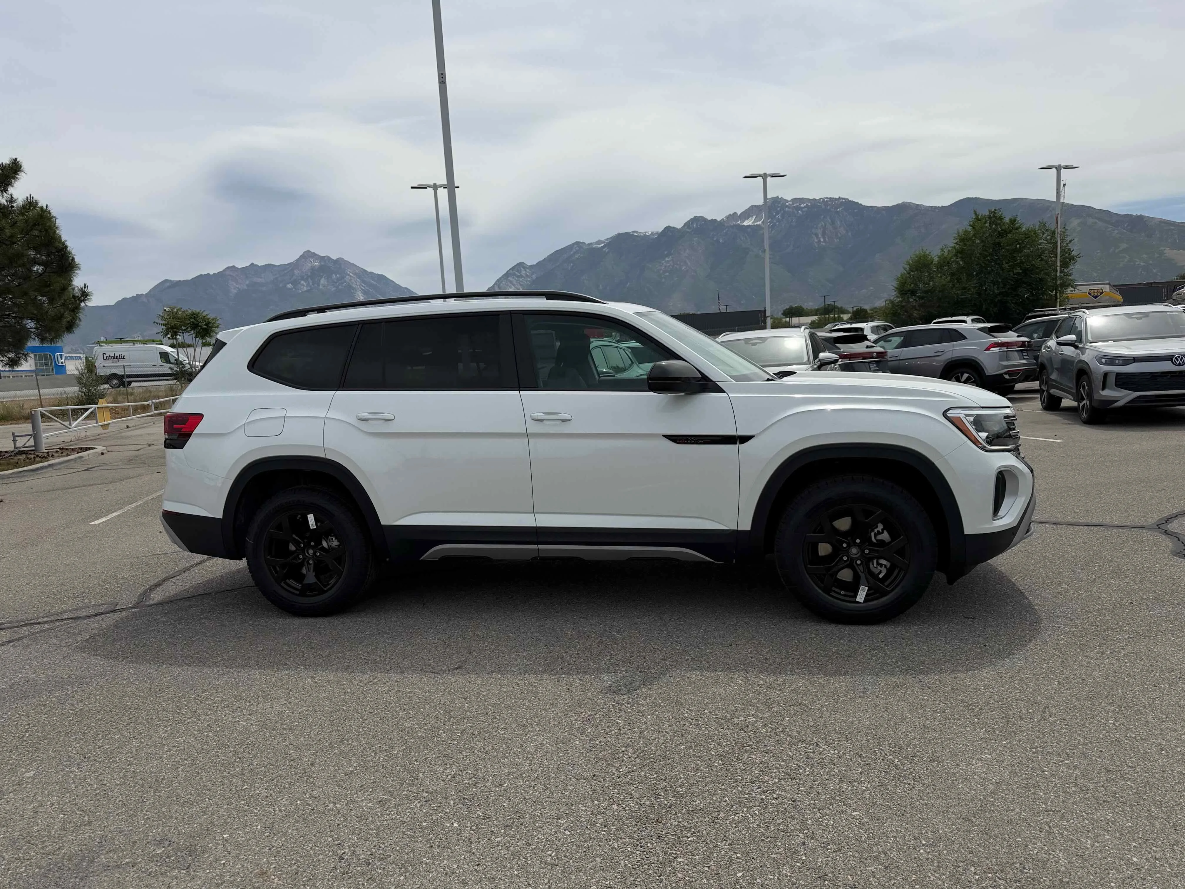 New 2026 Pearl Volkswagen 2.0T Peak Edition image 8