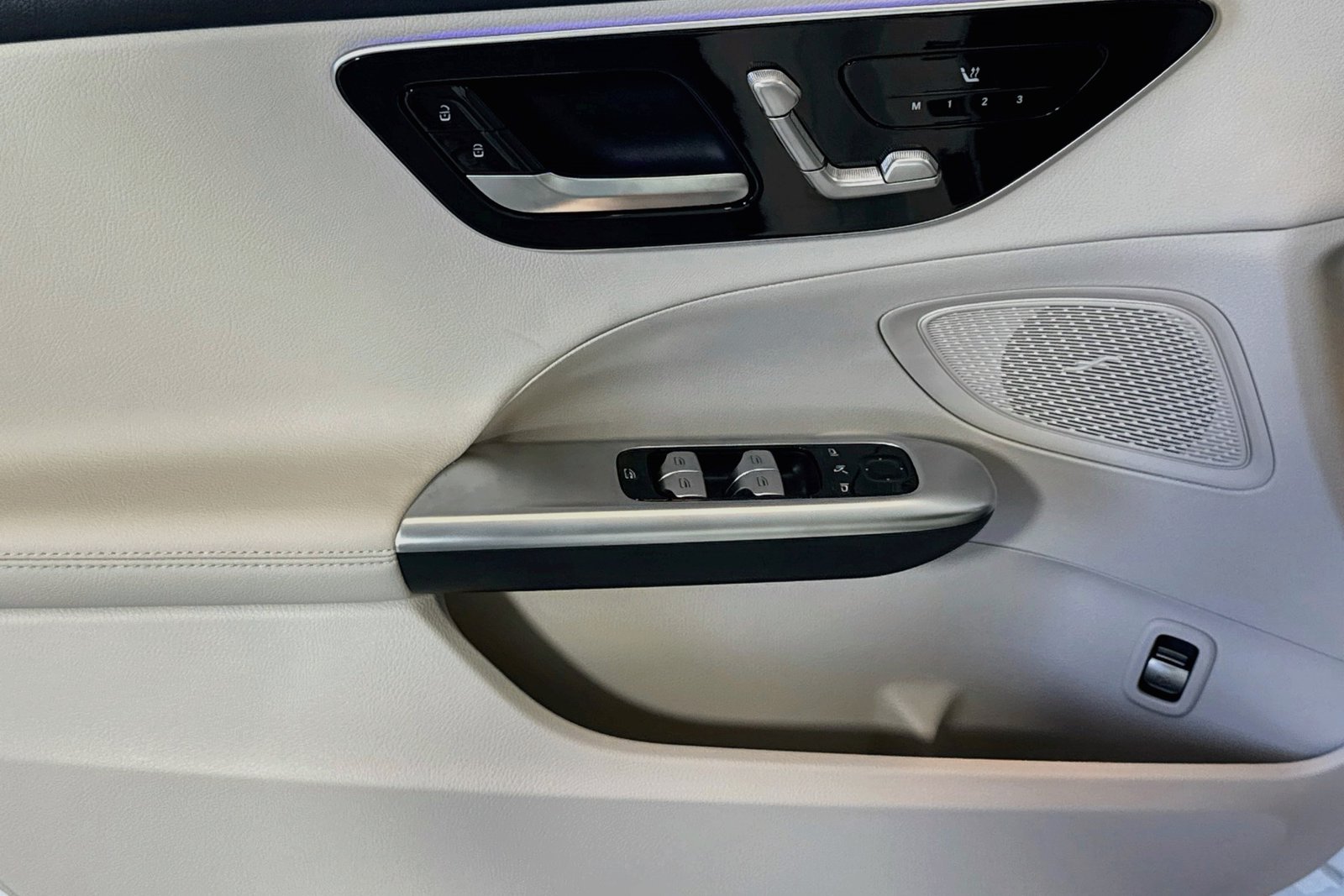 New 2026 Polar White Mercedes-Benz C 300 image 16