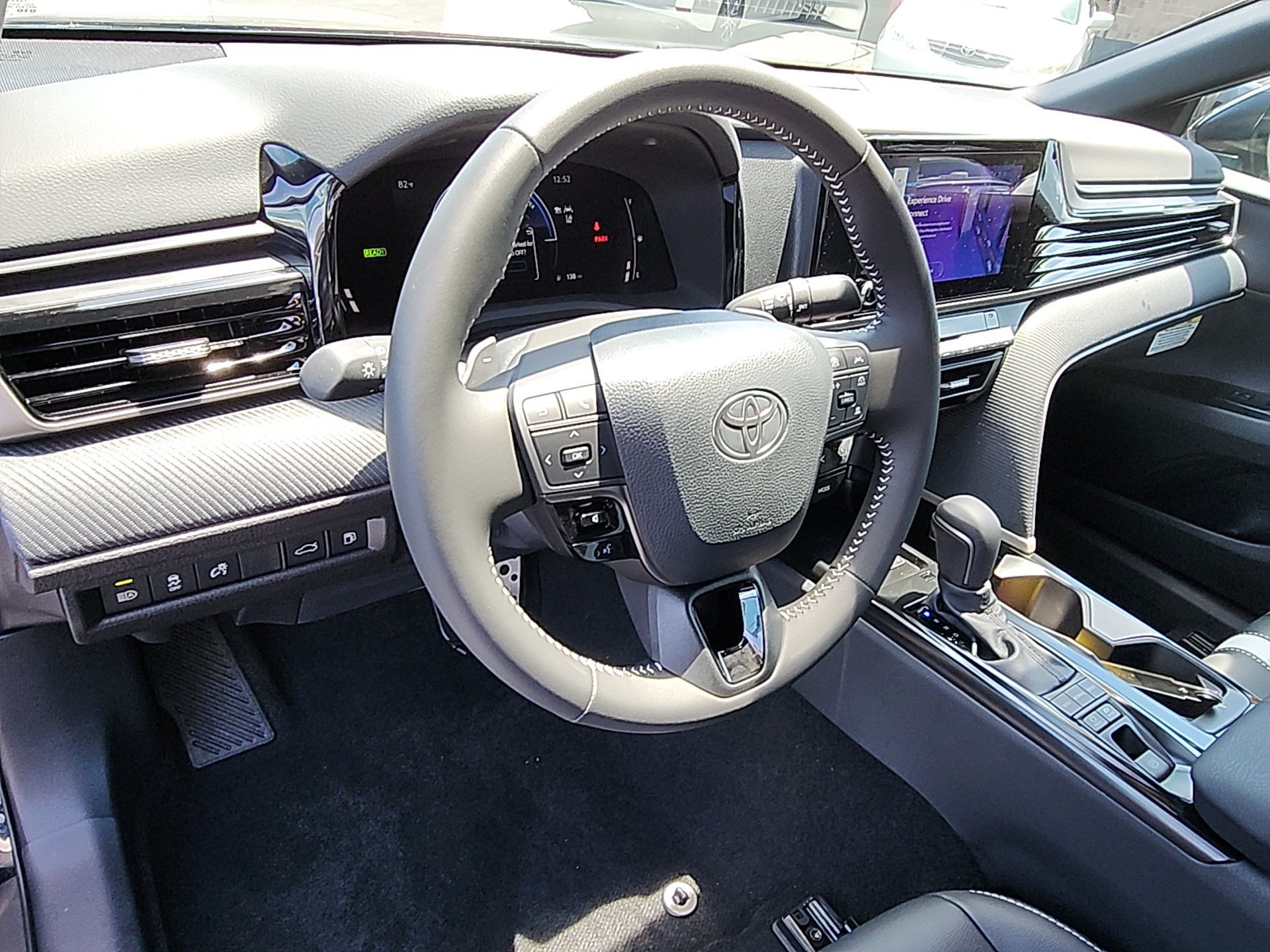 2026 Toyota Camry SE - Photo 11