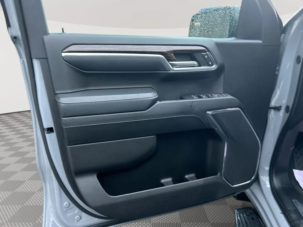 Used 2024 Gray GMC Elevation image 25
