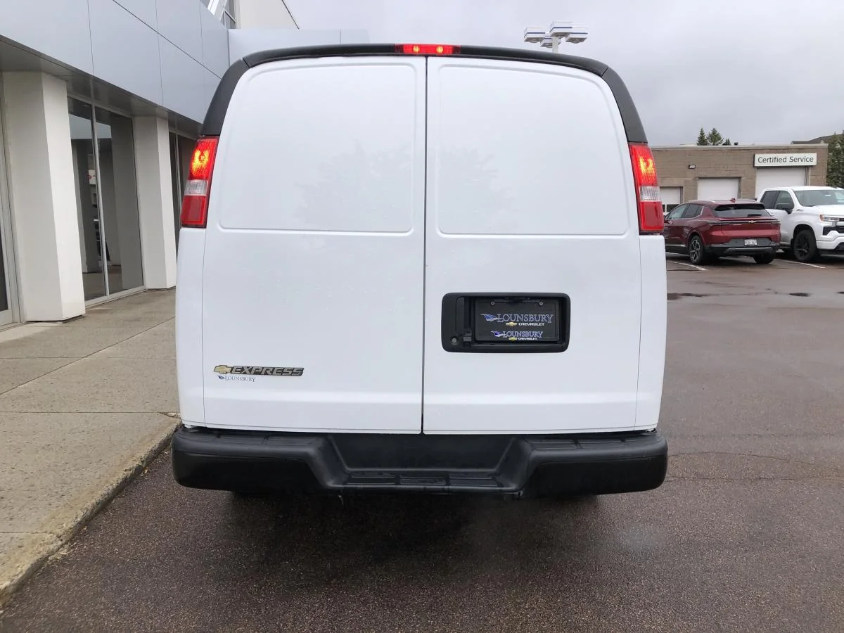 Used 2024 Gold Chevrolet RWD 2500 155" image 6