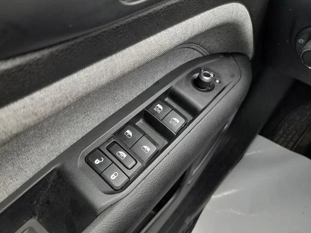 Used 2024 Silver Jeep Latitude image 30