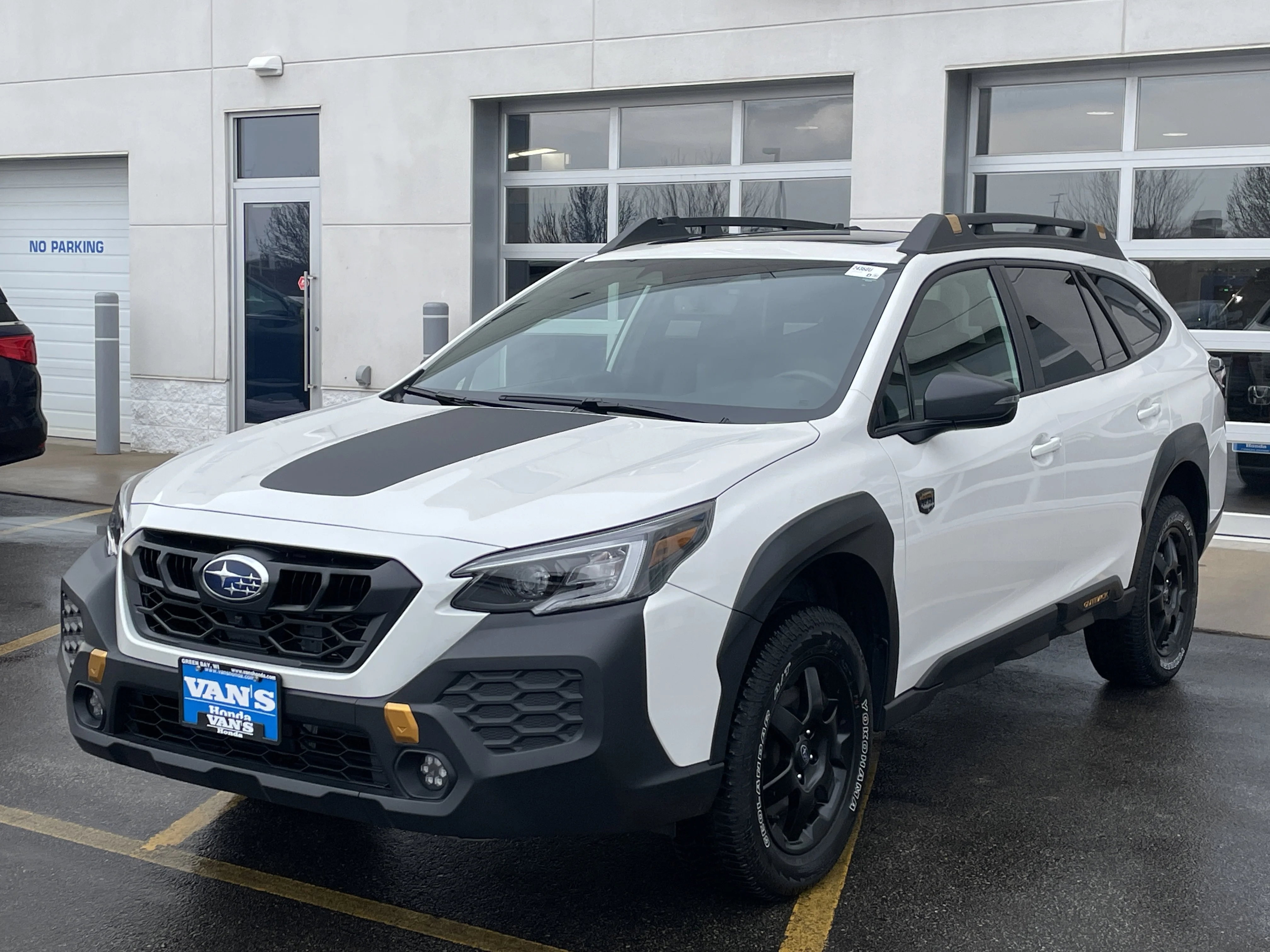 Used 2025 Crystal White Pearl Subaru Wilderness image 3
