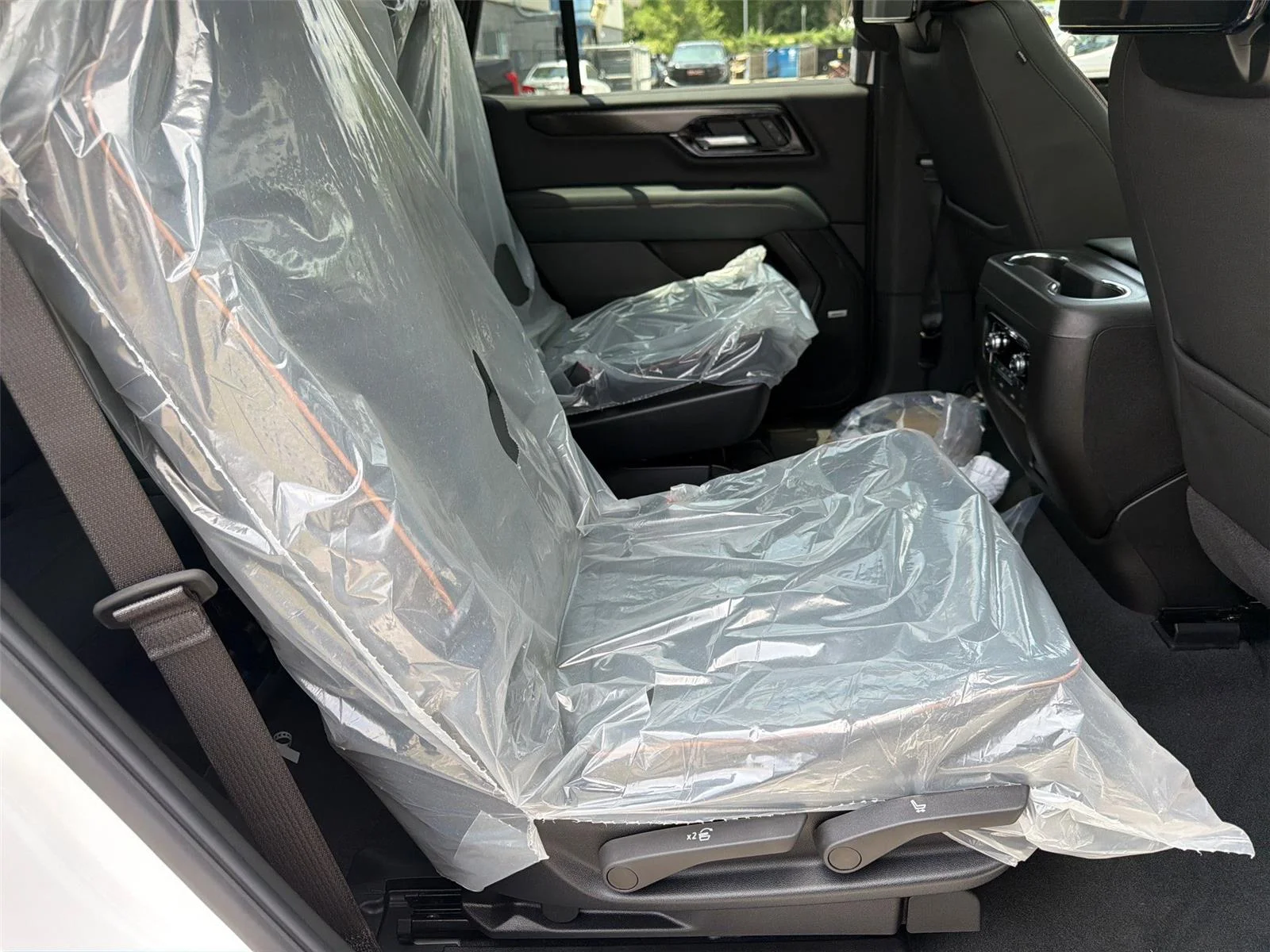 2026 GMC Yukon AT4 - Photo 12