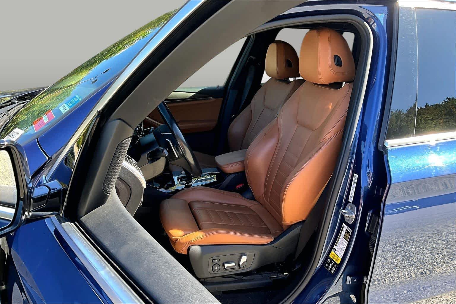 Used 2018 Phytonic Blue Metallic BMW xDrive30i image 9