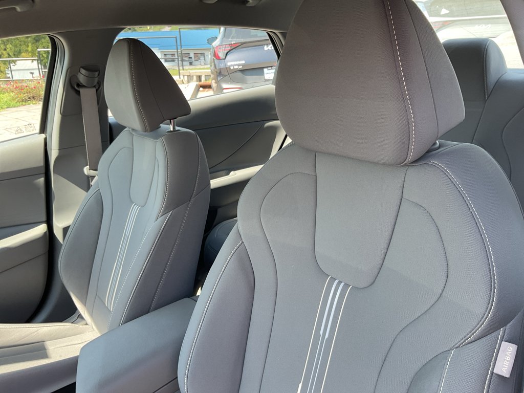 Used 2023 Onyx Black Hyundai Blue image 21