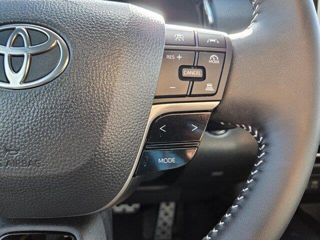 Used 2026 Ice Cap Toyota SE image 14