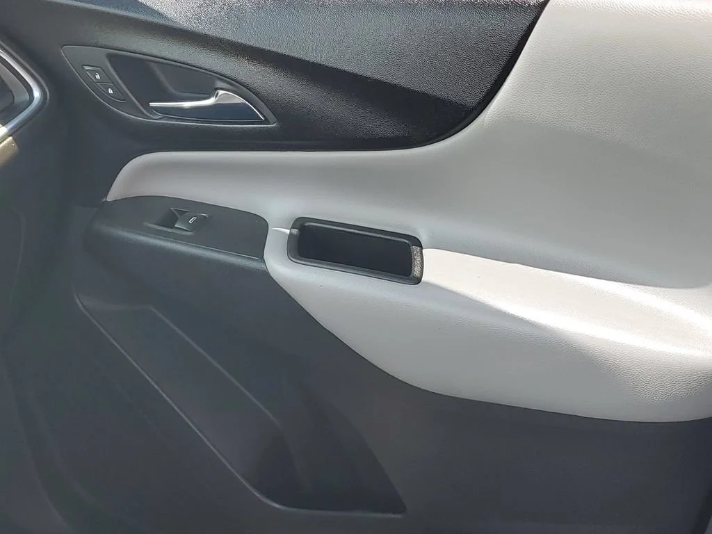 Used 2020 SILVER ICE METALLIC Chevrolet LT image 13