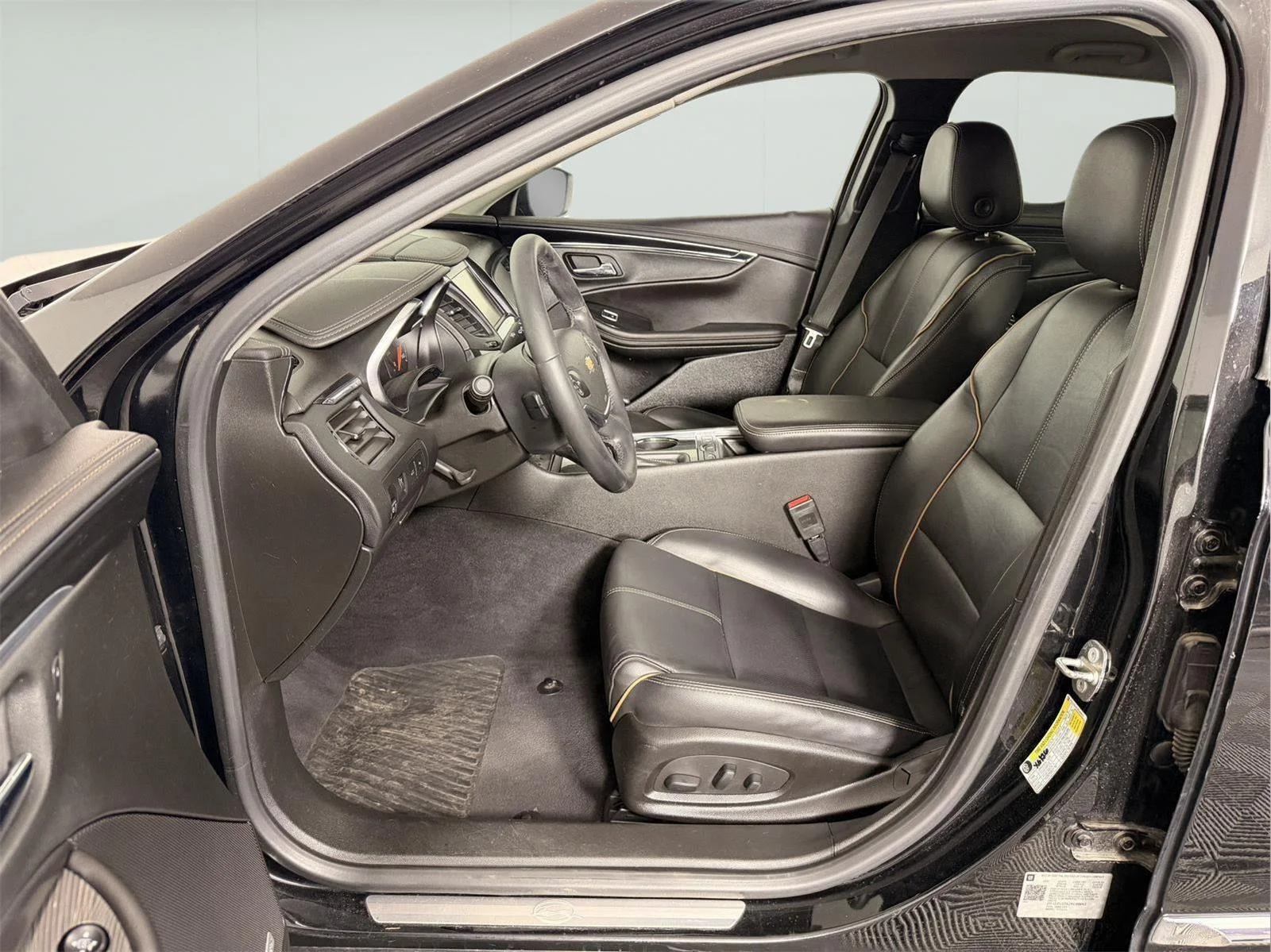 Used 2018 MOSAIC BLACK METALLIC Chevrolet Premier image 12