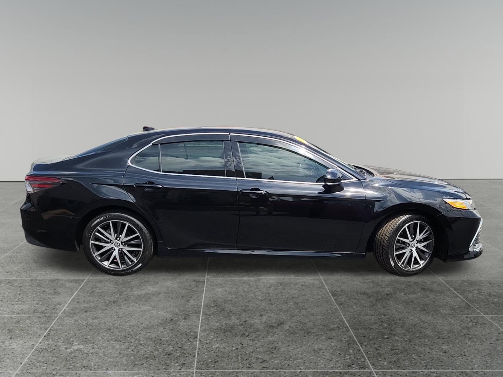 2022 Toyota Camry XLE - Photo 8