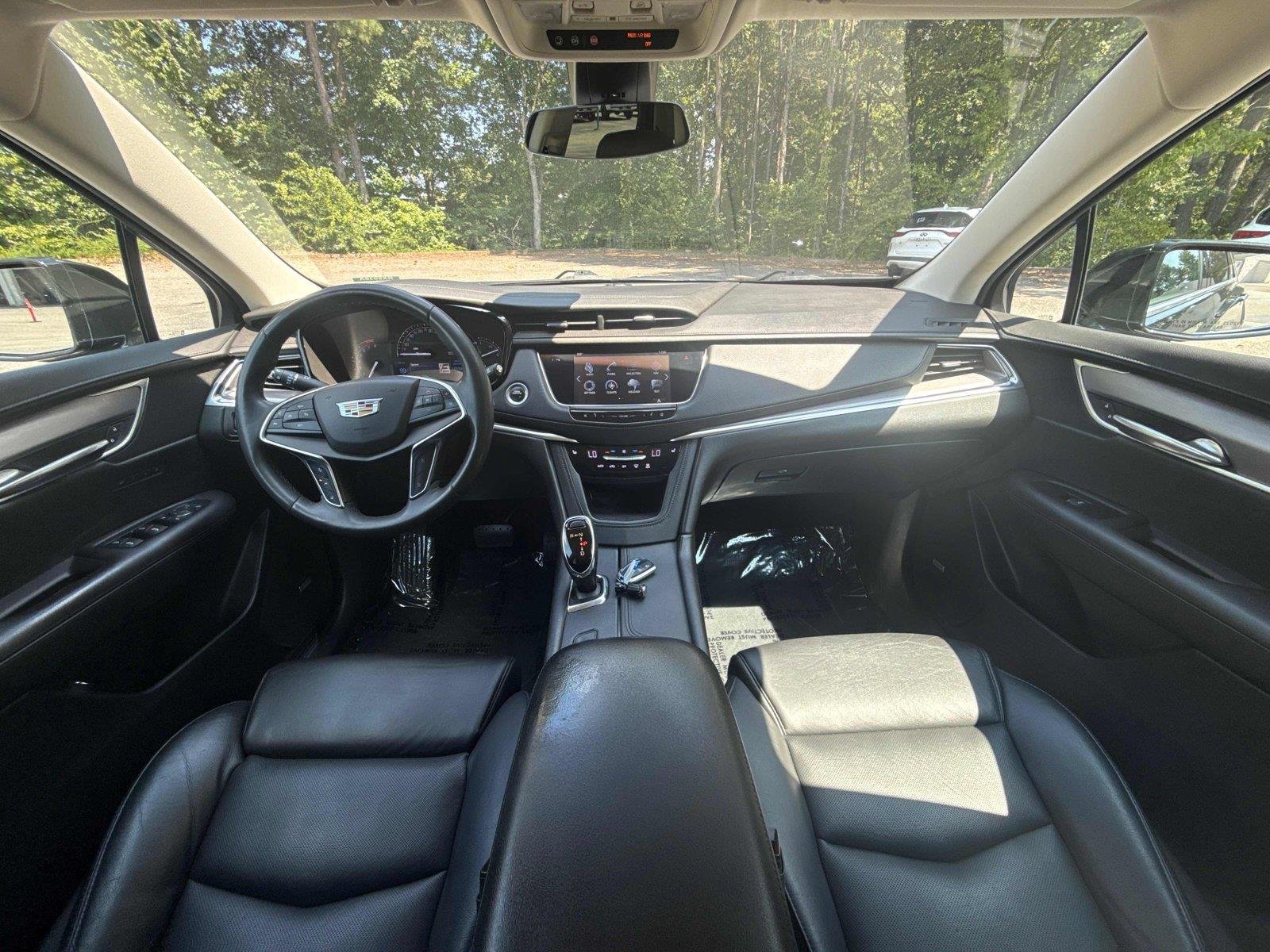 Used 2017 Stellar Black Metallic Cadillac Luxury FWD image 13