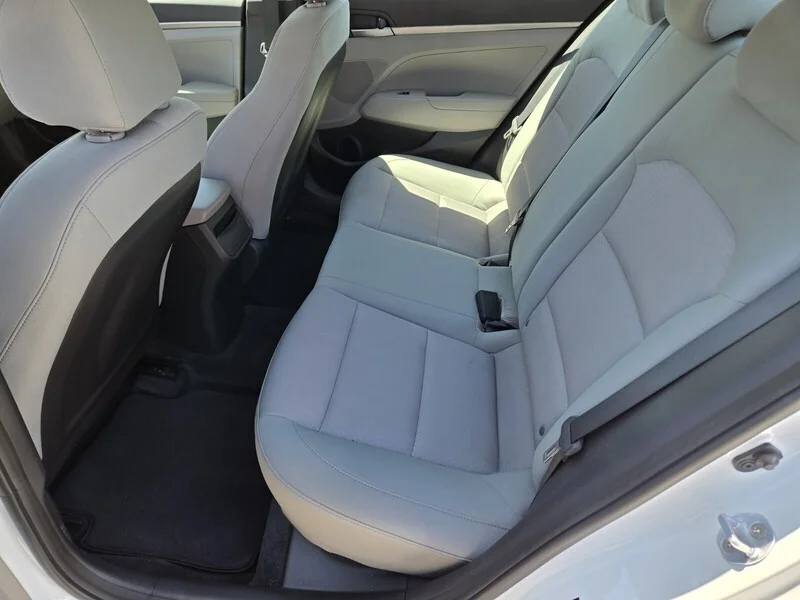 Used 2017 Quartz White Pearl Hyundai SE image 8