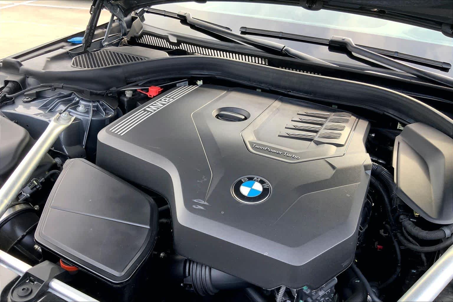 Used 2023 Skyscraper Gray Metallic BMW 530i image 32
