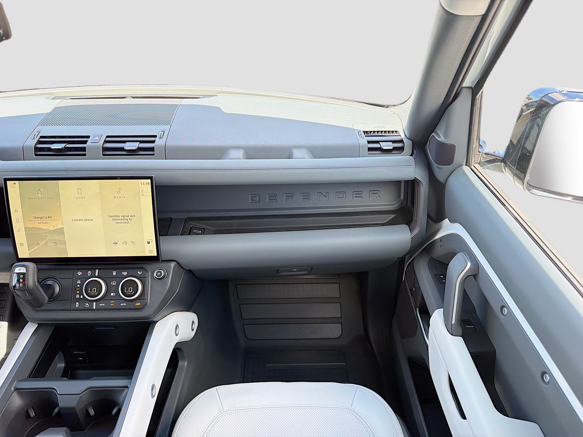 New 2026 Fuji White Land Rover X-Dynamic SE image 18