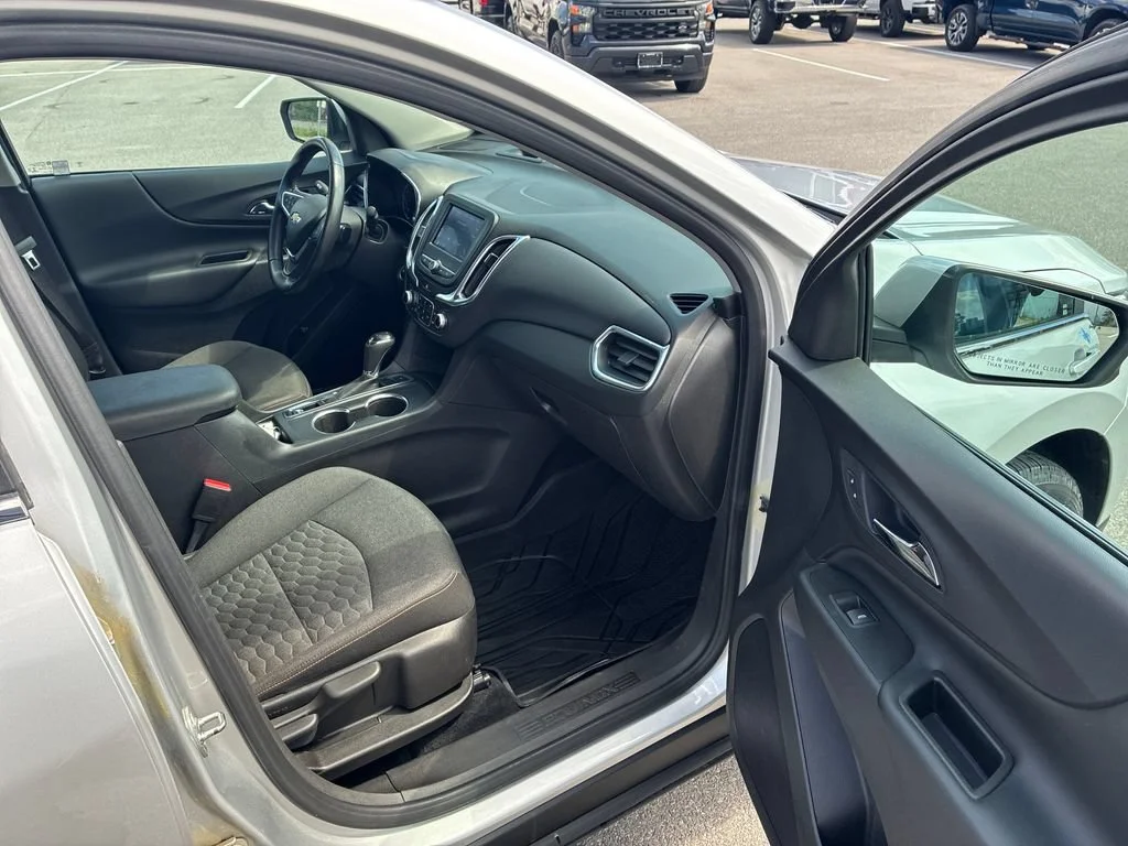 Used 2021 SILVER ICE METALLIC Chevrolet LT image 29