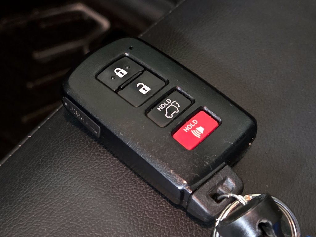 Used 2016 Blue Toyota XLE V6 image 36