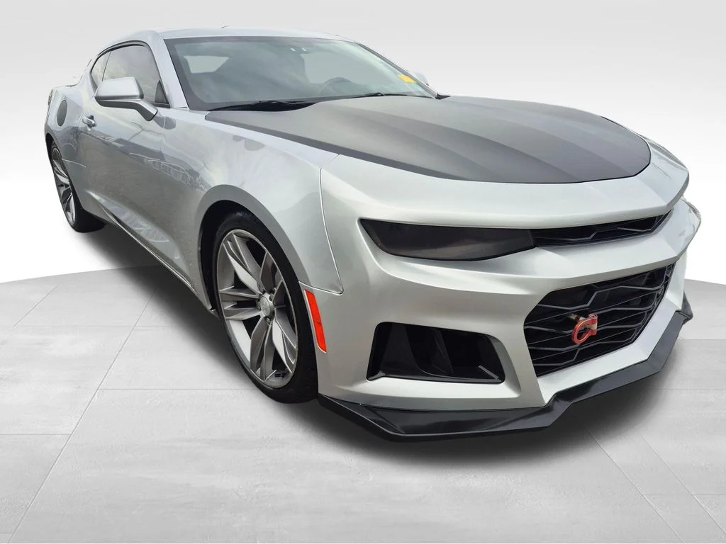 Used 2018 Silver Chevrolet 1LT image 7