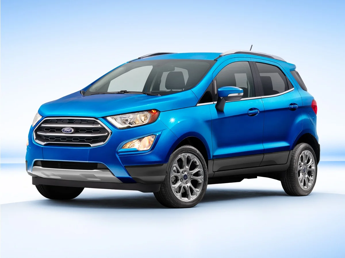 Used 2021 Diamond White Ford SE image 1