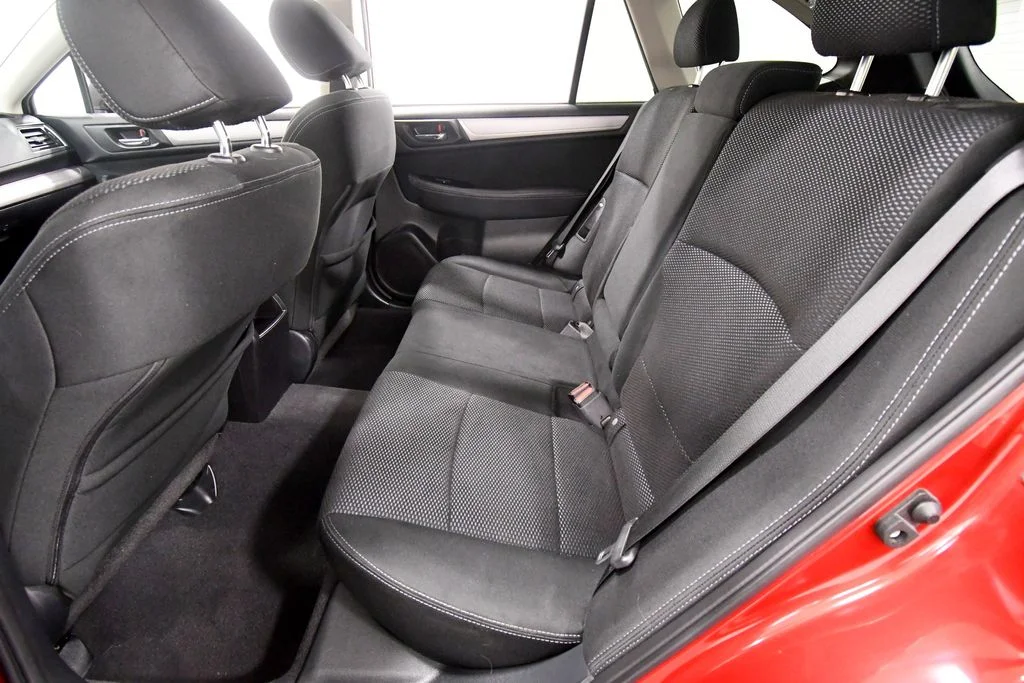 Used 2015 Red Subaru 2.5i Premium image 12