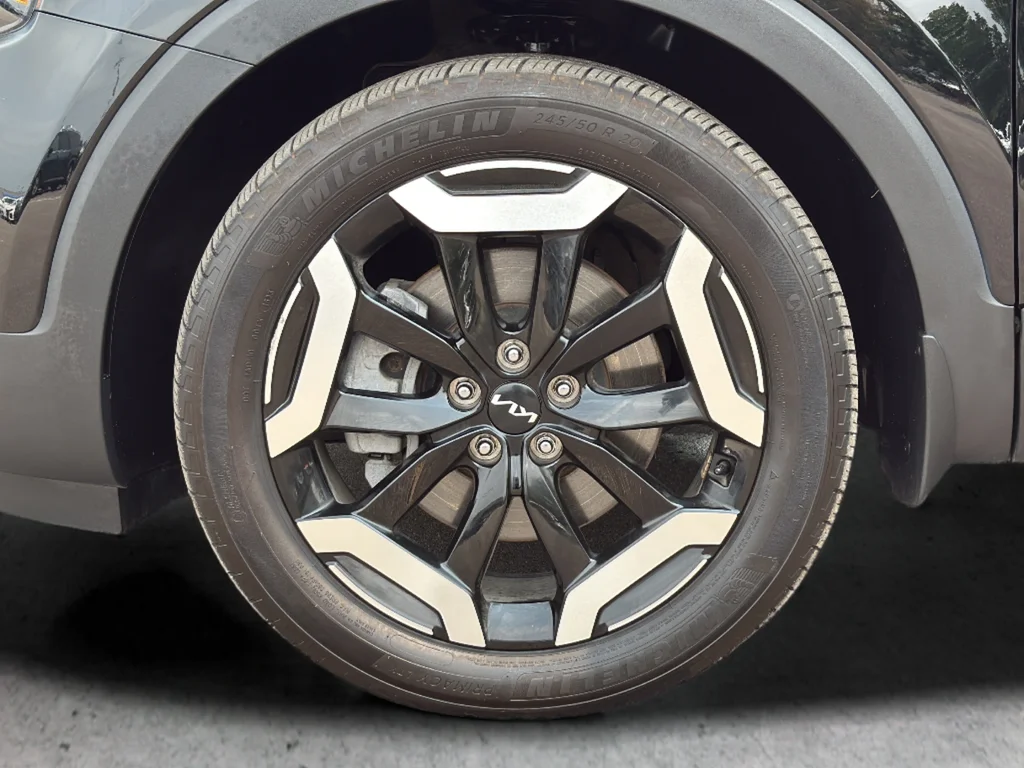 Used 2023 Black Kia EX image 35