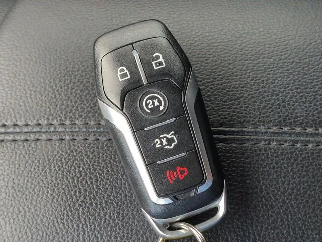 Used 2015 Ruby Red Metallic Tinted Clearcoat Ford V6 image 26