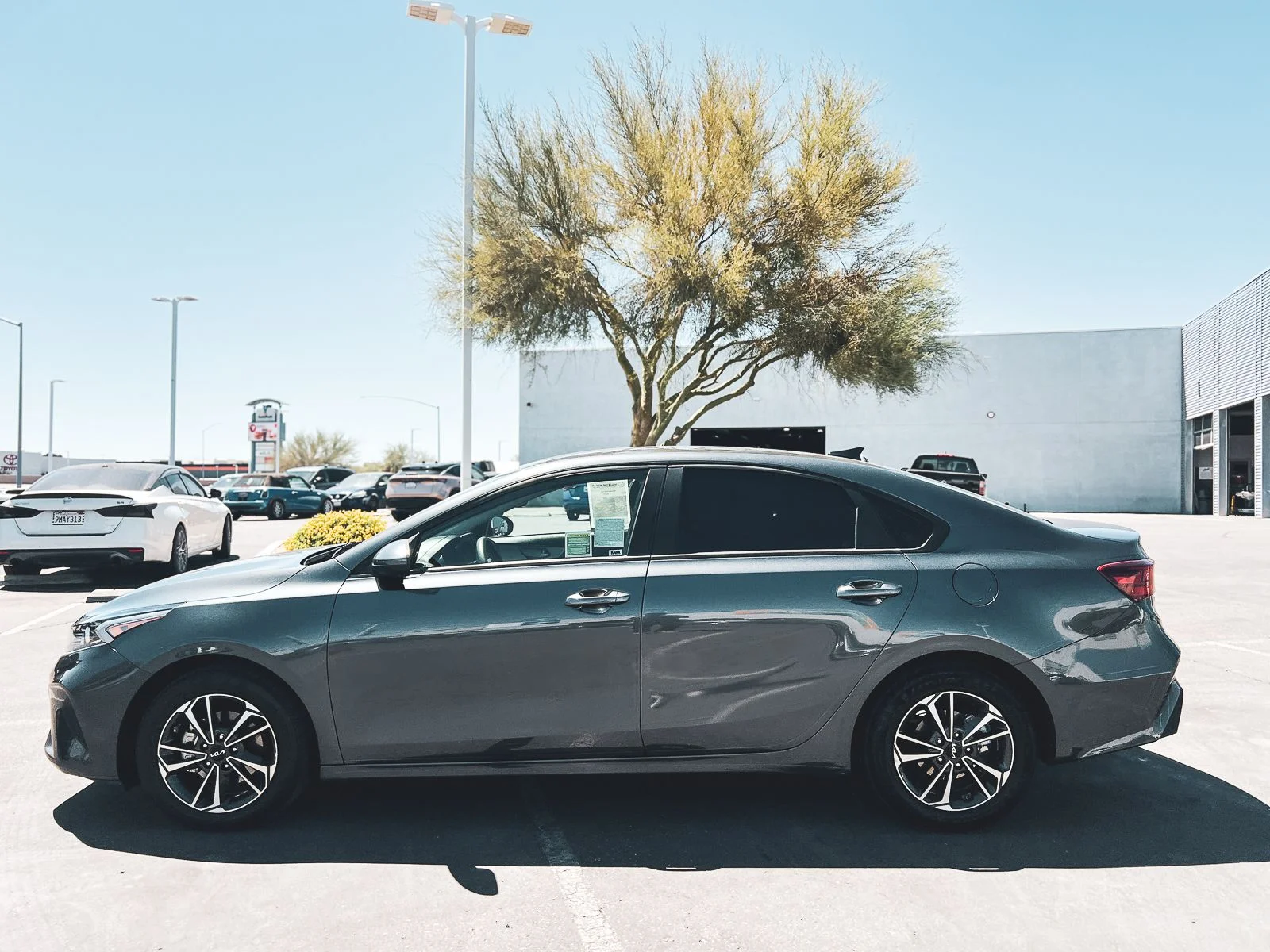 2024 Kia Forte LXS - Photo 4