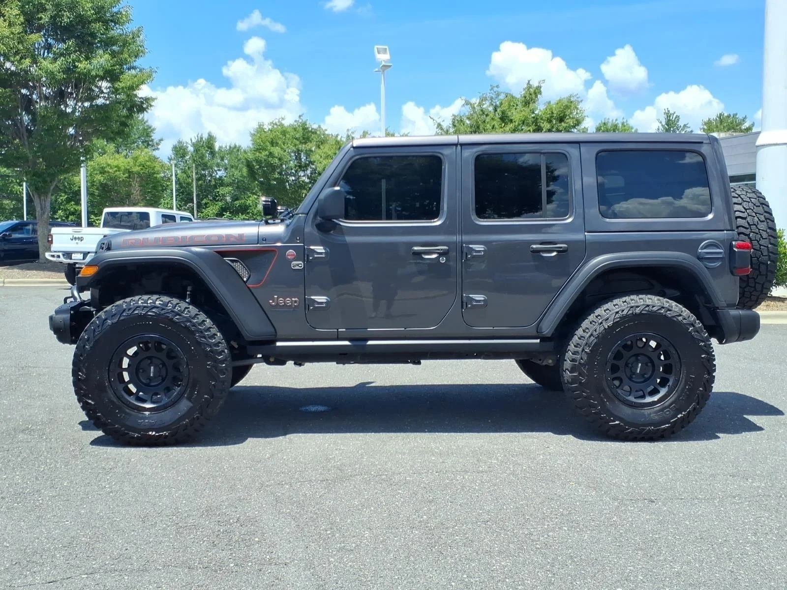 Used 2018 Granite Crystal Metallic Clearcoat Jeep Rubicon image 3