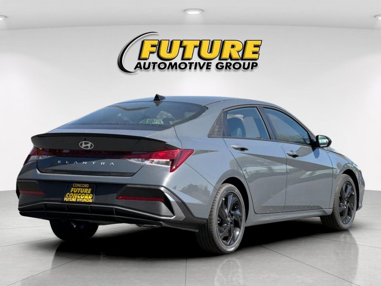 New 2026 Gray Hyundai SEL Sport Plus image 3
