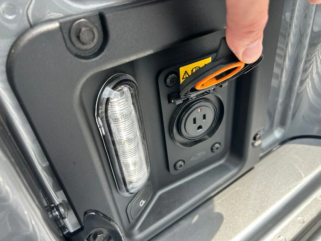 New 2026 Carbonized Gray Metallic Ford XLT image 22