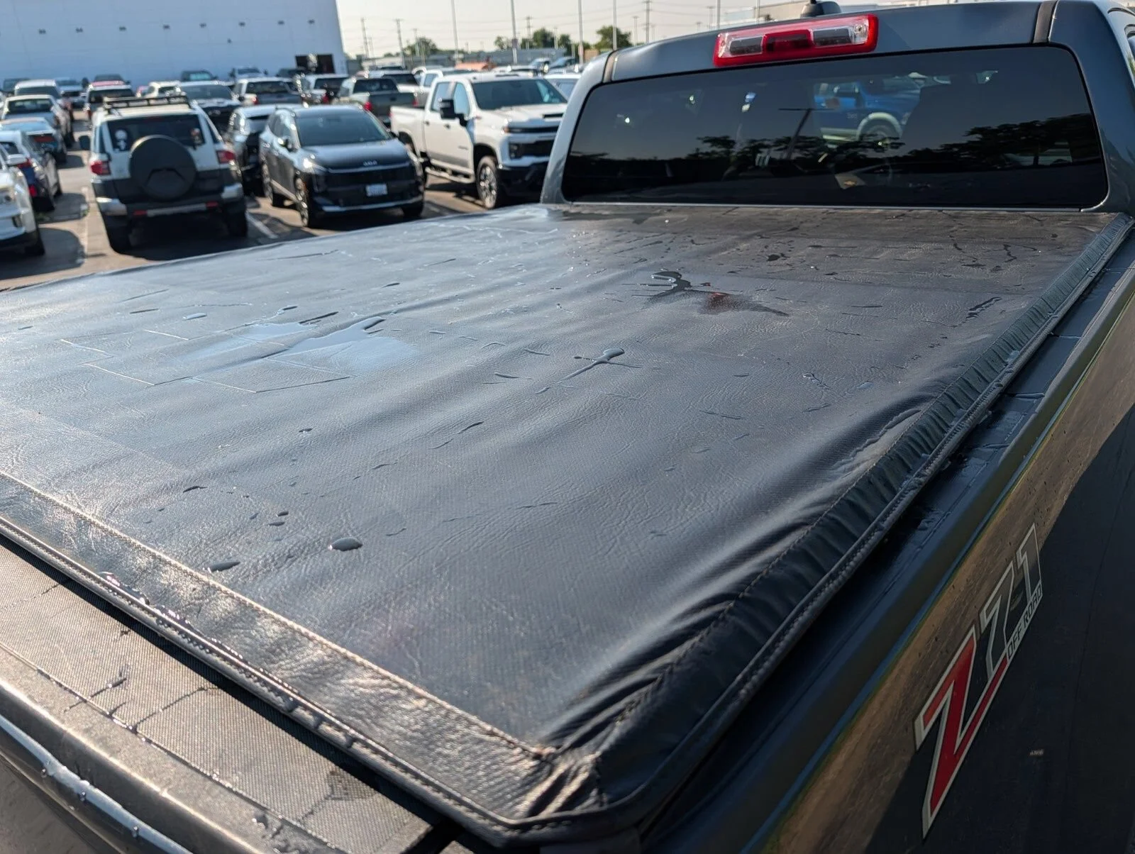 Used 2015 CYBER GRAY METALLIC Chevrolet 4WD Z71 image 17