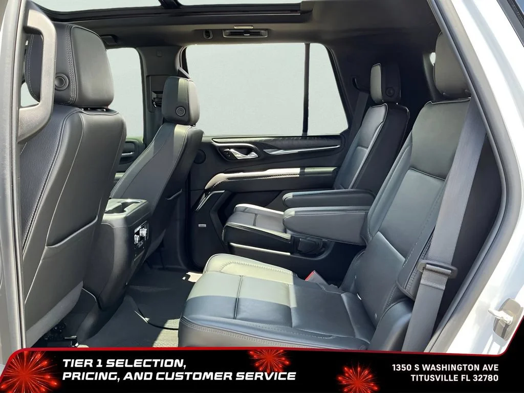Used 2022 White Frost Tricoat GMC Denali image 25