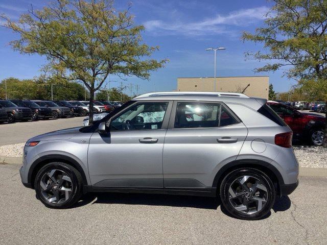 New 2026 Shimmering Silver Hyundai SEL image 8