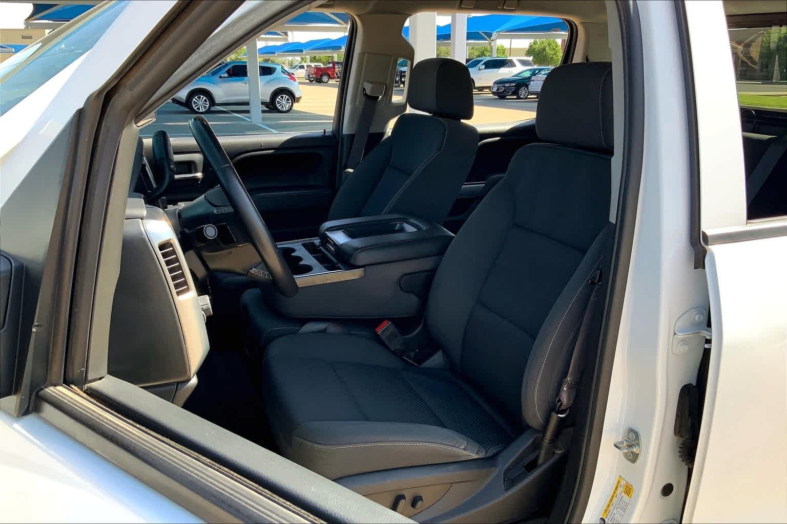 Used 2017 Summit White Chevrolet LT image 8