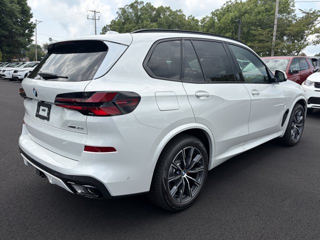 New 2026 Mineral White Metallic BMW xDrive40i image 7