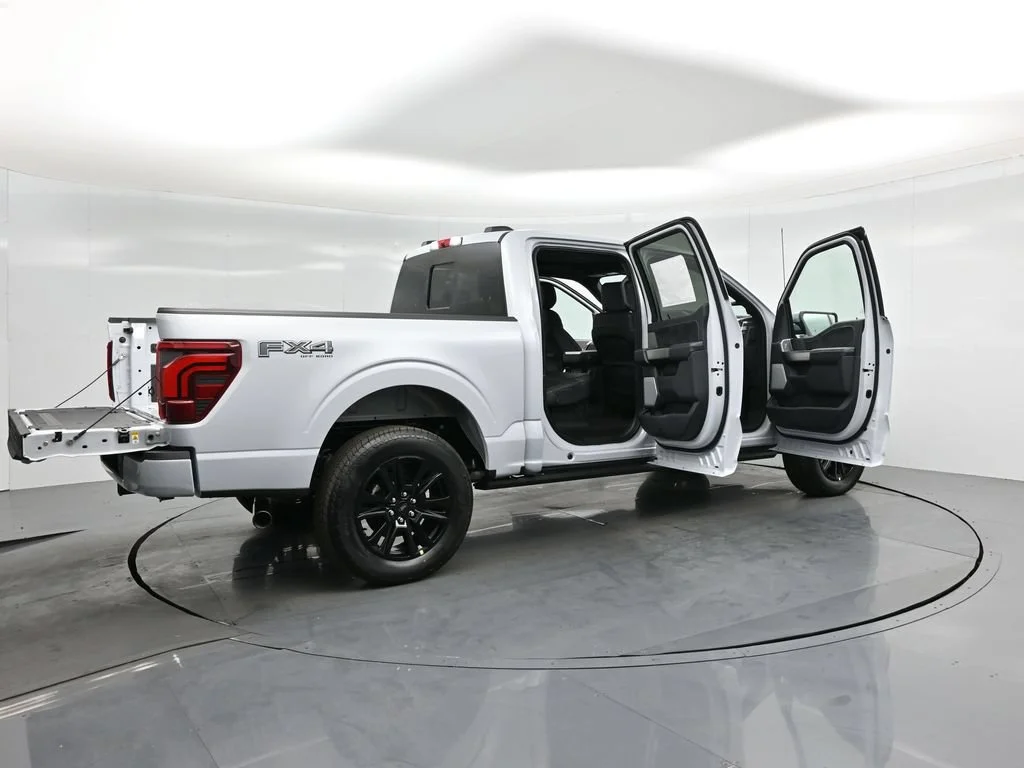 Used 2025 Space White Metallic Ford Platinum image 5