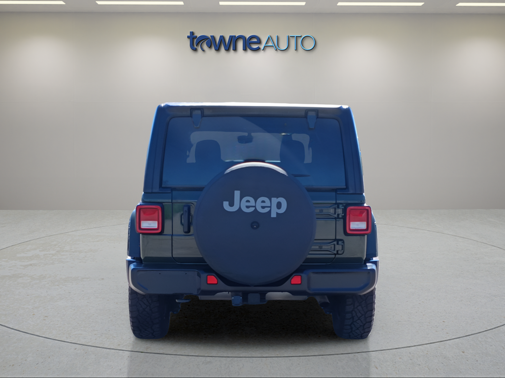 Used 2023 Green Jeep Sahara image 4