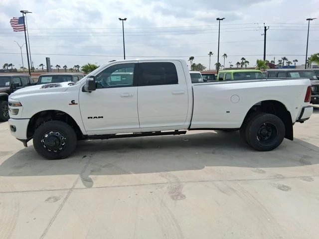 New 2026 Bright White Clear-Coat Exterior Paint RAM Laramie image 4