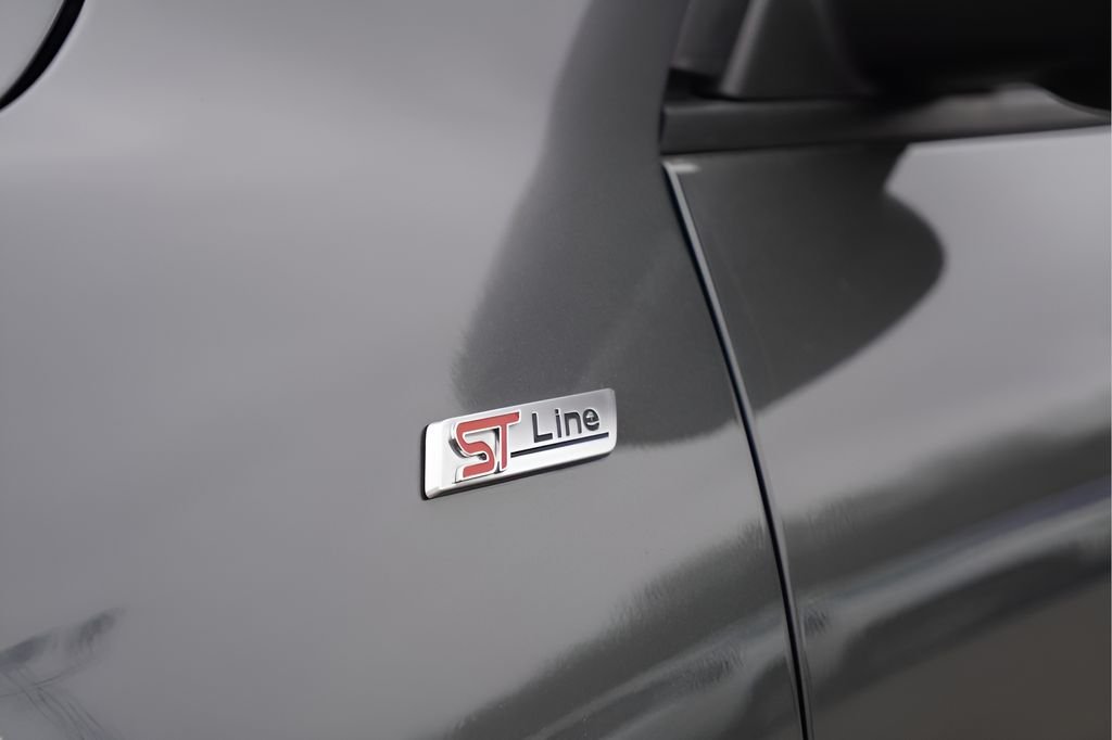 Used 2025 Gray Metallic Ford ST-Line image 6