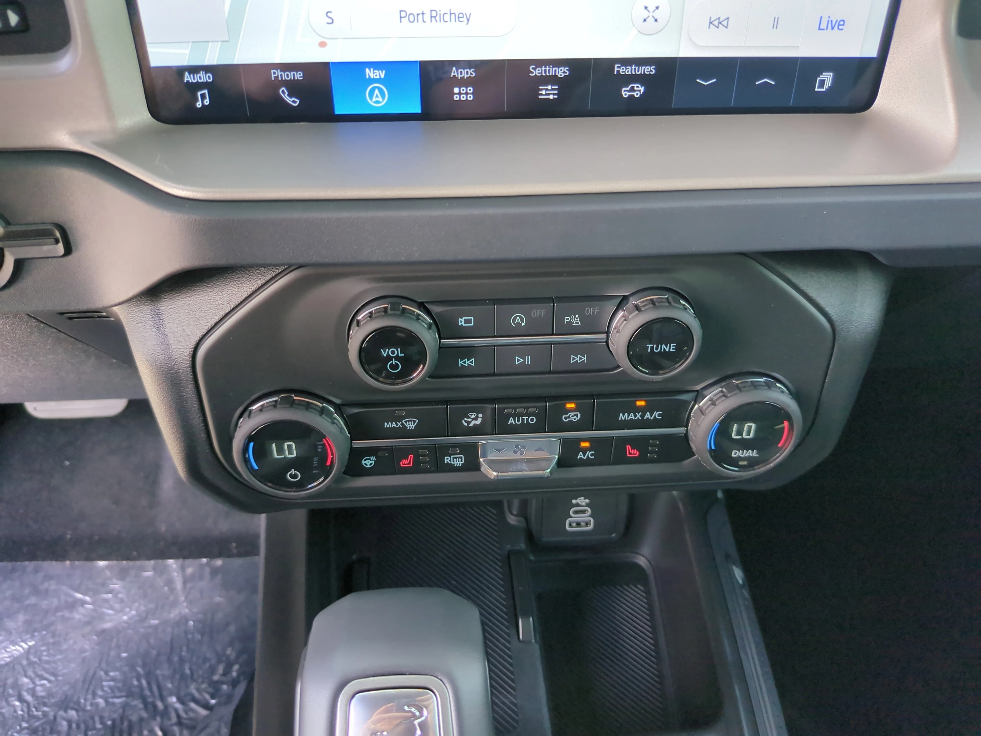 New 2026 Shadow Black Ford Outer Banks image 22